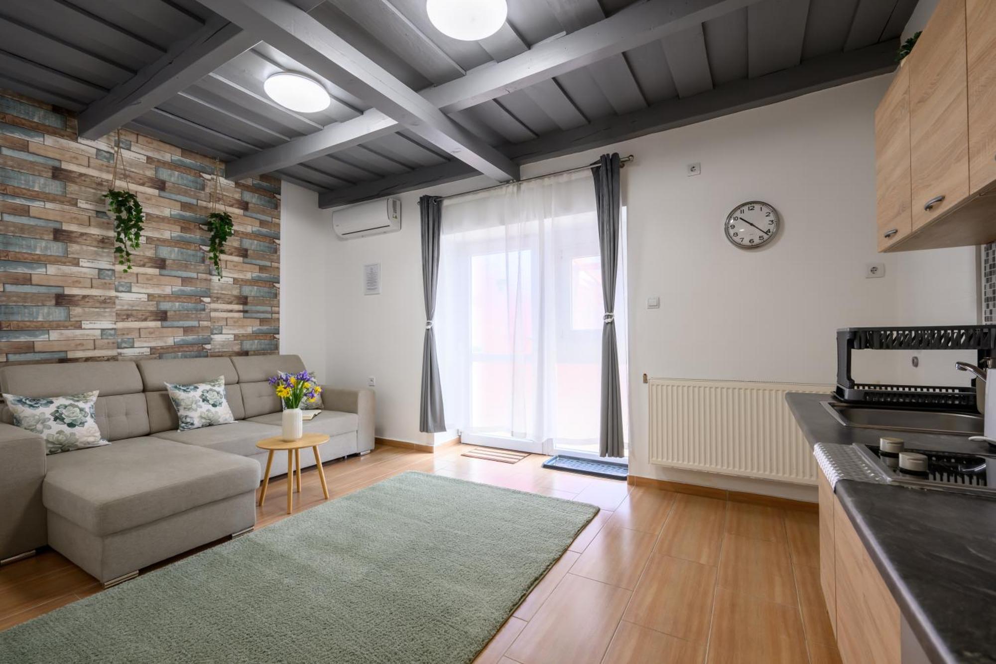 Koevirozsa Pihenohaz Hotel Demjen Bagian luar foto